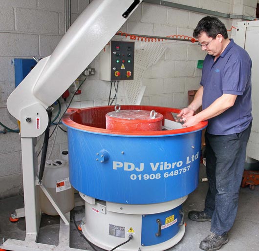 240 litre vibratory bowl